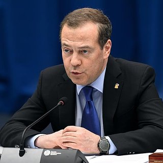 Дмитрию Медведеву исполняется 61 год