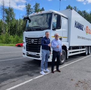 Сергей Когогин приехал на ПМЭФ новом грузовике КАМАЗ-65658